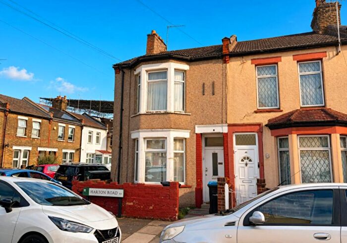 2 Bedroom Flat For Sale In Harton Road, Edmonton, London, N9