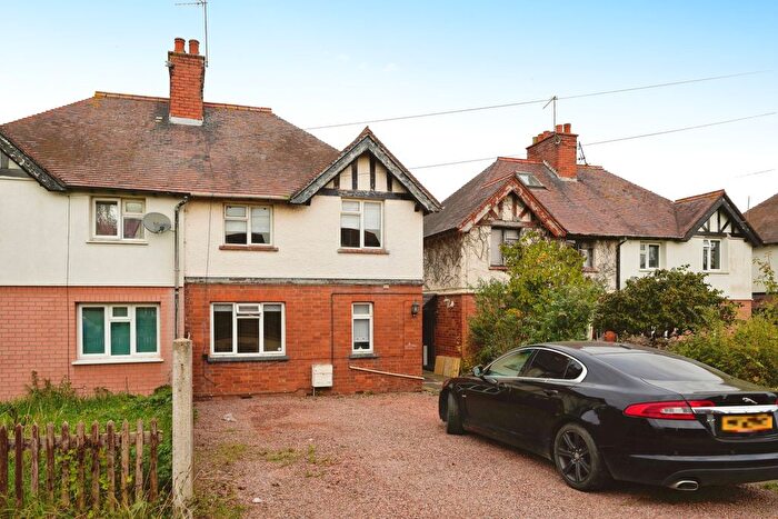 3 Bedroom Semi-Detached House For Sale In Sandsfield Upper Moor, Pershore, Worcestershire, WR10