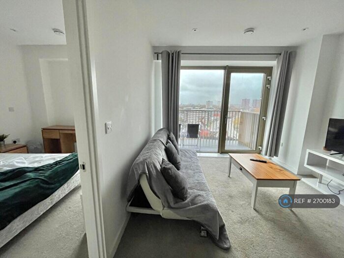 2 Bedroom Flat To Rent In Block B, Salford, M5