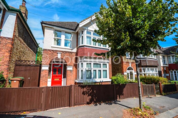 4 Bedroom Detached House To Rent In Carshalton Park Road, Carshalton Beeches, Surrey, SM5