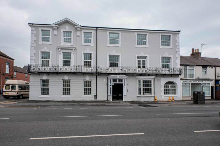 2 Bedroom Flat To Rent In Quay Road, Bridlington, North Humberside, YO16