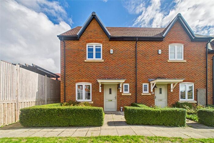 2 Bedroom End Of Terrace House For Sale In Mallow Grove, Warfield, Bracknell, Berkshire, RG42