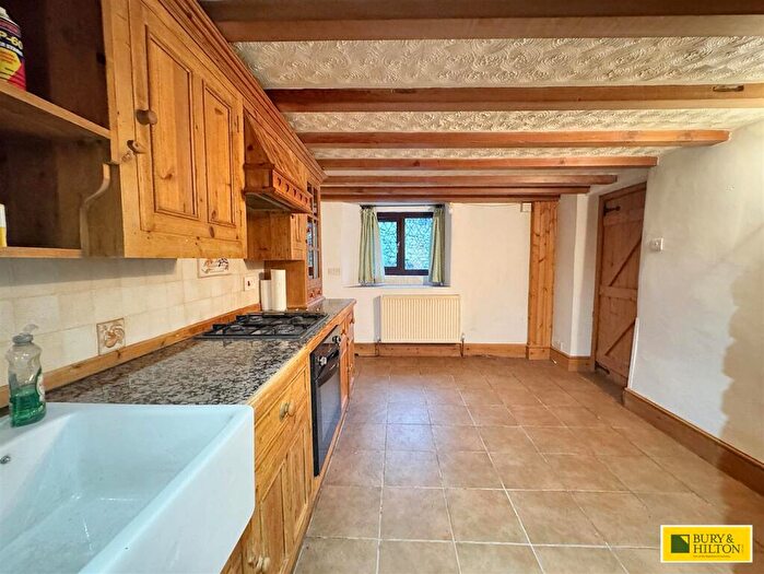 2 Bedroom Detached House For Sale In The Wash, Chapel-En-Le-Frith, High Peak, SK23