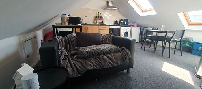 1 Bedroom Flat To Rent In Flora Street, Cathays, Cardiff, CF24