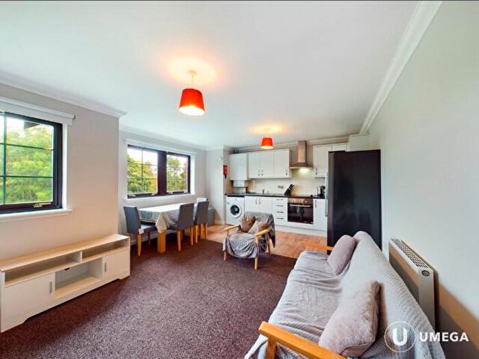4 Bedroom Flat To Rent In St Leonards Hill, Newington, Edinburgh, EH8