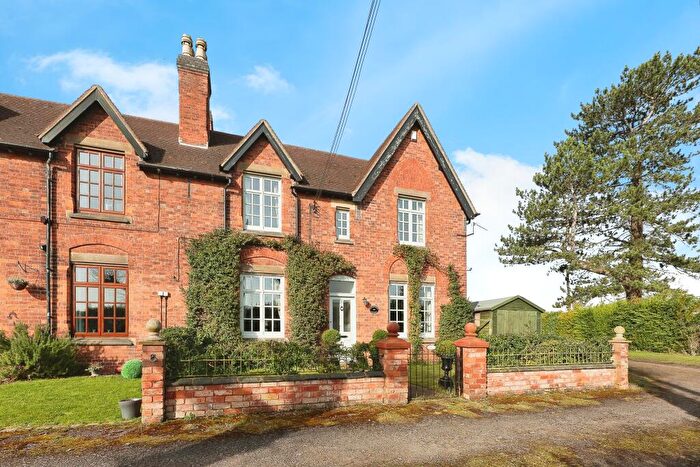 3 Bedroom Semi-Detached House For Sale In Station Road, Birmingham, West Midlands, B46