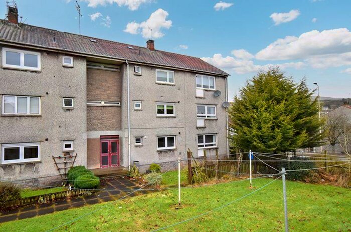 3 Bedroom Flat To Rent In Church Lane, Kilsyth, G65