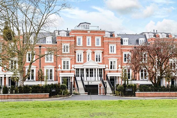 5 Bedroom Terraced House To Rent In Long Walk Villas, A Kings Road, Windsor, Berkshire, SL4