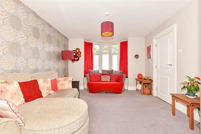 3 Bedroom Terraced House For Sale In Dymchurch Road, Hythe, Kent, CT21