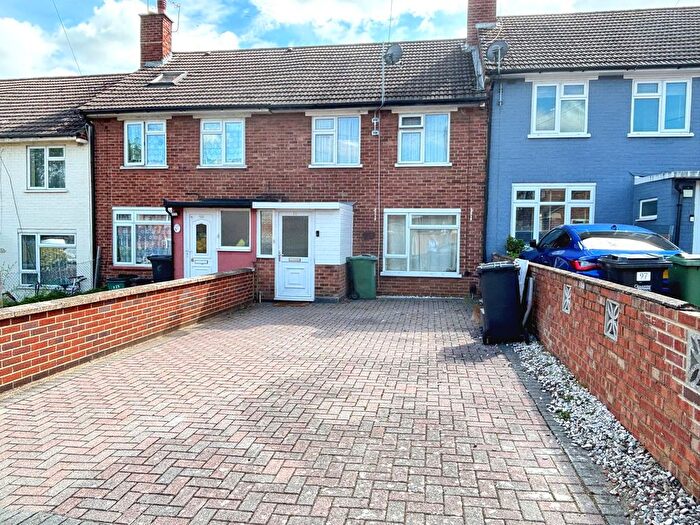 3 Bedroom Semi Detached House For Sale In Wells Road, Barnwood, GL4
