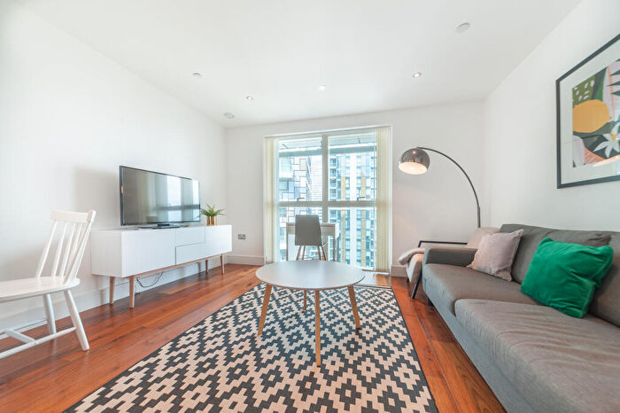 1 Bedroom Apartment To Rent In Jackson Tower, Lincoln Plaza, London, E14