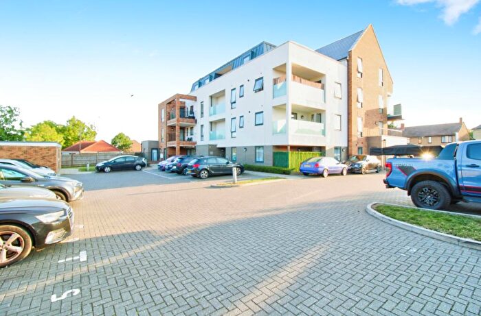 1 Bedroom Apartment For Sale In Faringdon Avenue, Romford, RM3