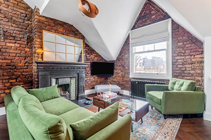 2 Bedroom Flat For Sale In Northolme Road, London, N5