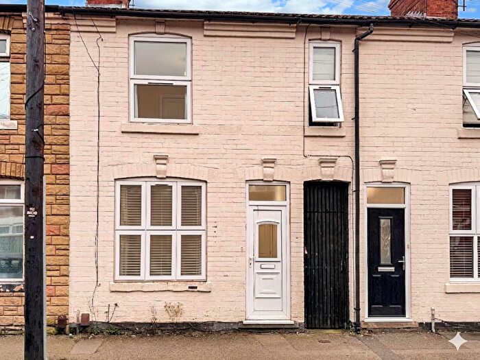2 Bedroom Terraced House To Rent In Edmund Street, Kettering, NN16
