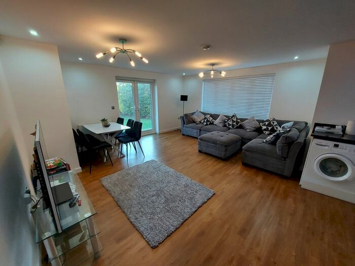 2 Bedroom Flat To Rent In Todd Close, Borehamwood, WD6
