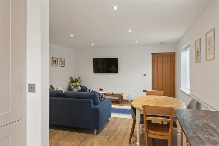 2 Bedroom Flat For Sale In Henver Road, Newquay, TR7