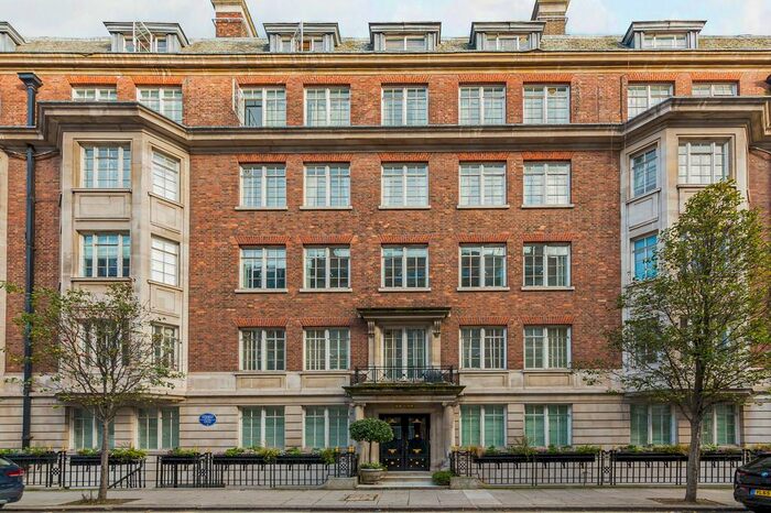 3 Bedroom Flat To Rent In Hallam Street, London, W1W