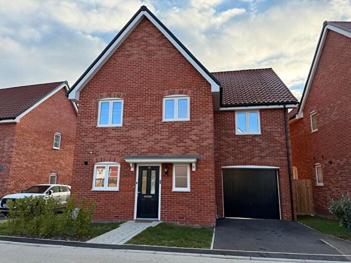 4 Bedroom Detached House To Rent In Southlands Farm Way, Wickford, Essex, SS11