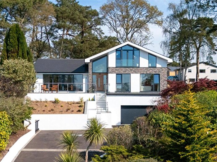 4 Bedroom Detached House For Sale In Beech Close, Broadstone, Dorset, BH18