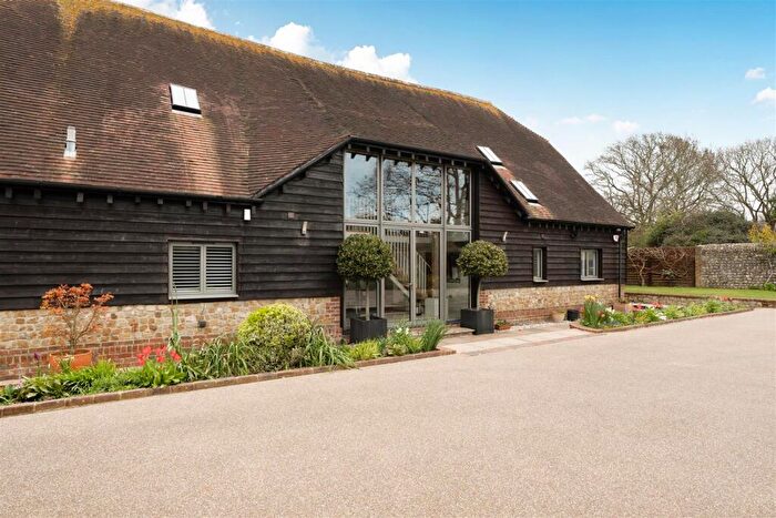 5 Bedroom Barn Conversion For Sale In Hewarts Lane, Aldwick, PO21