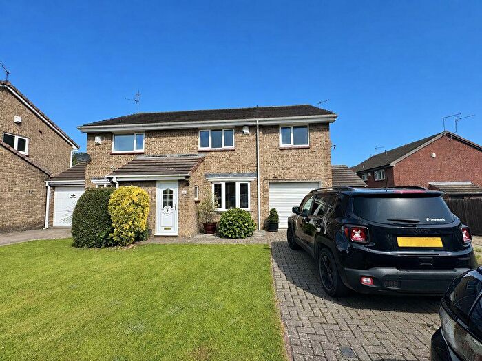 4 Bedroom Semi Detached House For Sale In Porthcawl Drive, Usworth, Washington, NE37