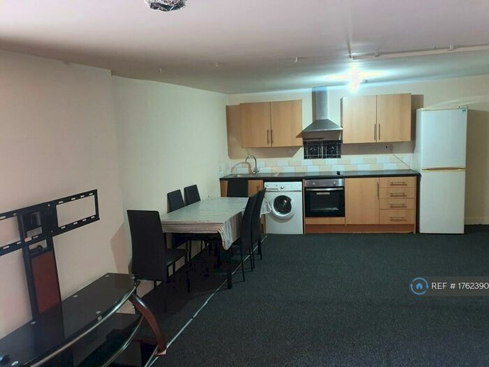 1 Bedroom Flat To Rent In Low Street, Sutton-In-Ashfield, NG17