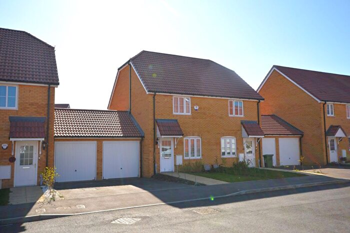 2 Bedroom Semi-Detached House For Sale In Hagger Drive, Hawkinge, CT18