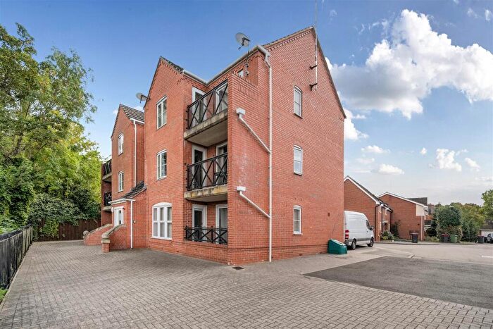 2 Bedroom Apartment For Sale In Penny Hapenny Court, Atherstone, CV9