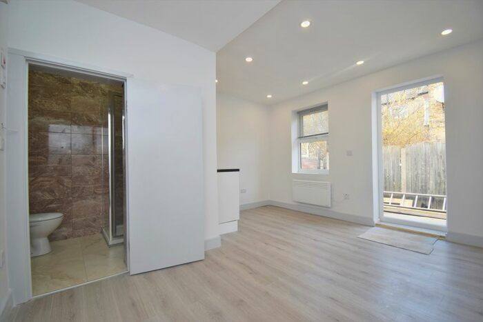 Studio To Rent In George Lane, London, SE13