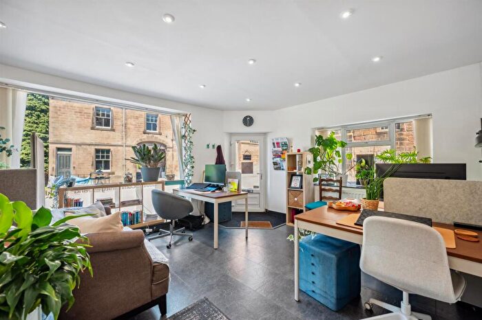 2 Bedroom Commercial Property For Sale In Bank Road, Matlock, DE4