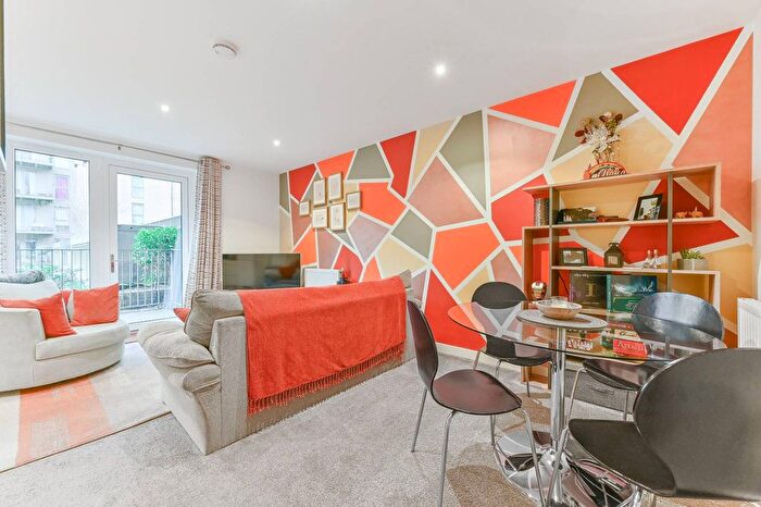2 Bedroom Flat For Sale In Apple Yard, Anerley, London, SE20