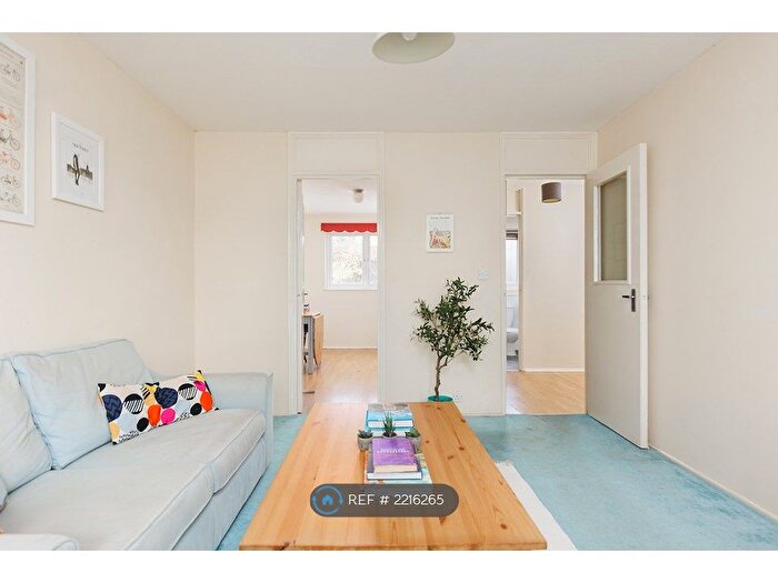 1 Bedroom Flat To Rent In King Arthur Close, London, SE15