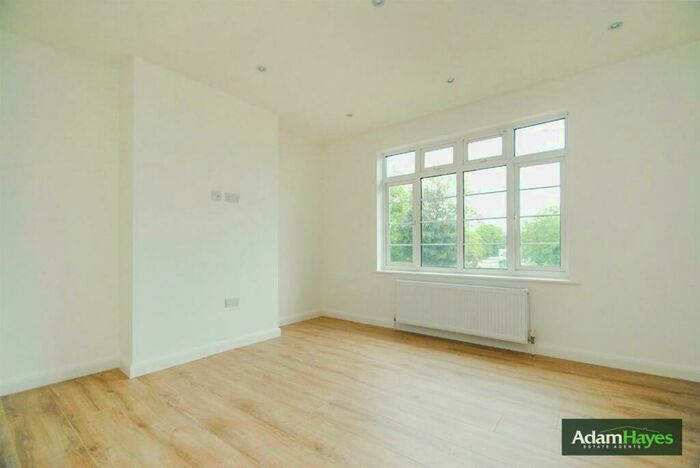 2 Bedroom Apartment To Rent In Risborough Close, Muswell Hill, N10