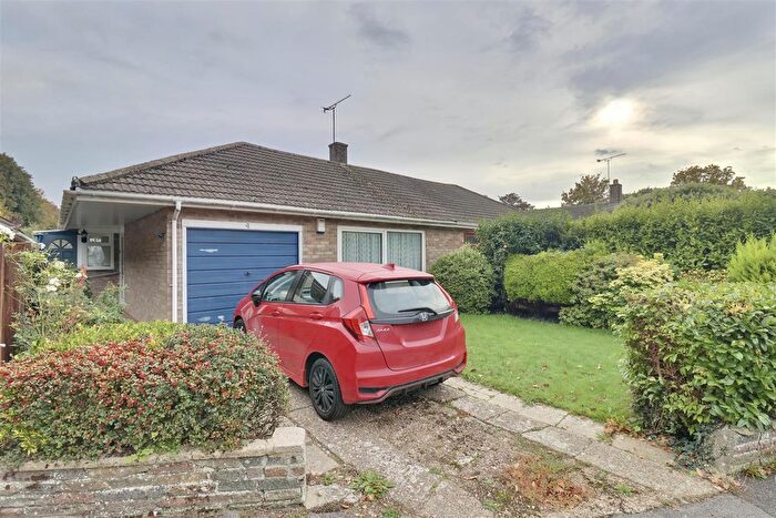 3 Bedroom Bungalow For Sale In Shelley Gardens, Waterlooville, PO8