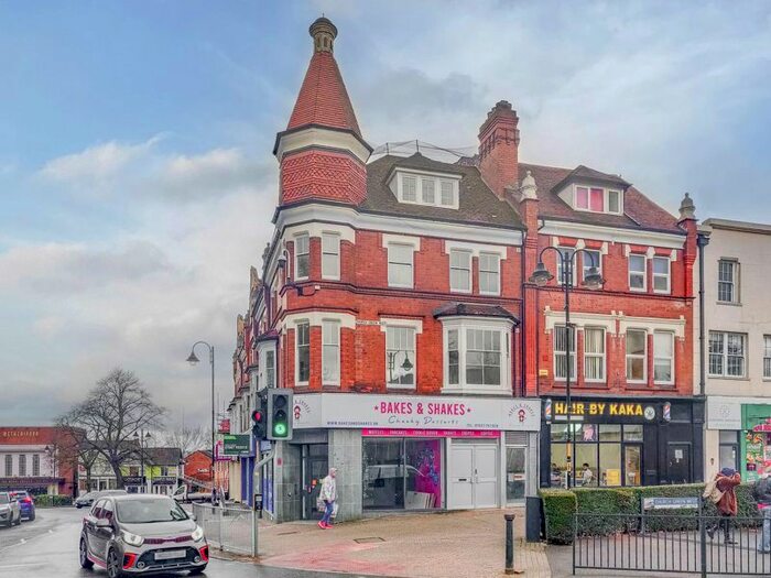 2 Bedroom Flat To Rent In Unicorn Hill, Redditch, B97