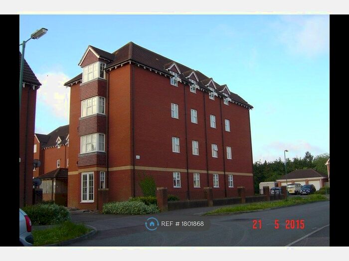 2 Bedroom Flat To Rent In Pinkers Mead, Bristol, BS16