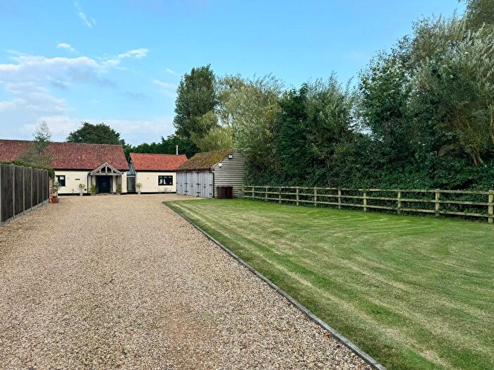 4 Bedroom Barn Conversion For Sale In Caston Road, Caston, NR17