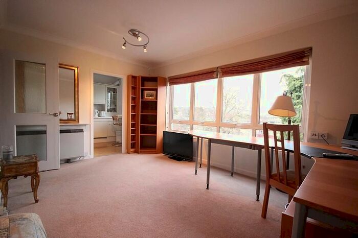 Studio To Rent In Thorn Tree Court, Park View Road, London W5