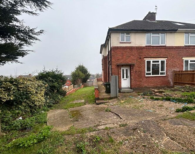 3 Bedroom Semi-Detached House For Sale In Barradale Avenue, Sileby, Leicestershire, LE12