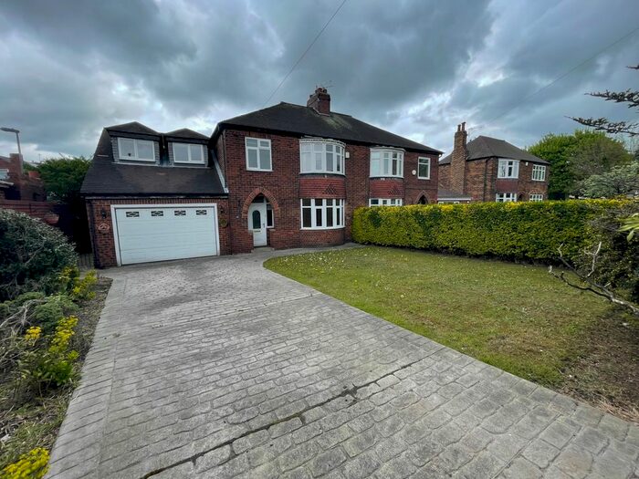 4 Bedroom Detached House To Rent In Womersley Road, Knottingley, WF11