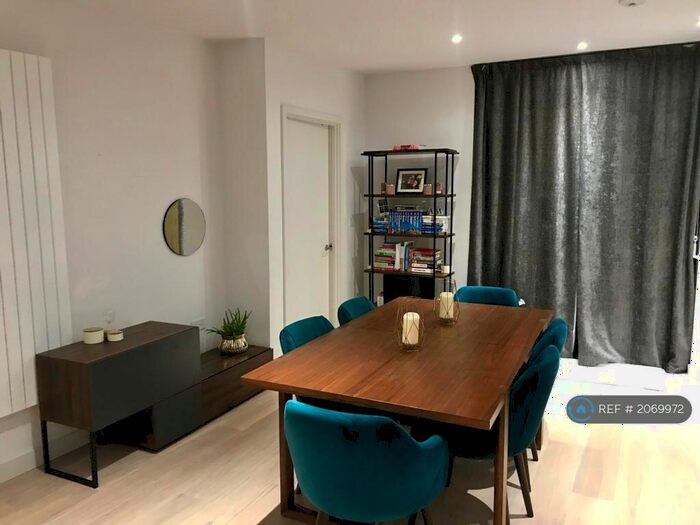 2 Bedroom Flat To Rent In Royal Crest Avenue, London, E16