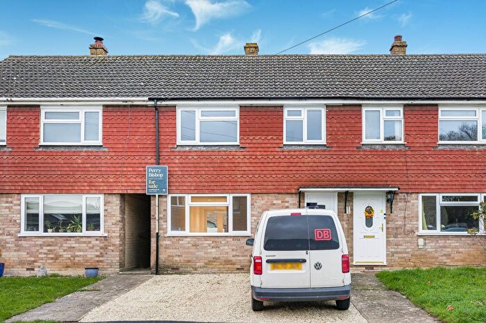 3 Bedroom Terraced House For Sale In Huntersfield, Stanford In The Vale, Oxon, SN7