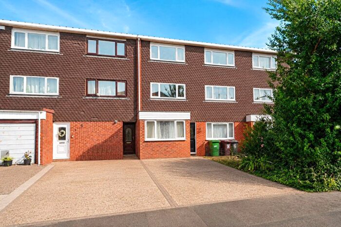 4 Bedroom Terraced House For Sale In Cheviot Road, Slough, Berkshire, SL3