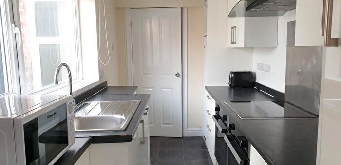 5 Bedroom Terraced House To Rent In Arboretum Avenue, LN2