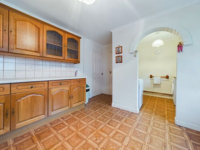 3 Bedroom End Of Terrace House For Sale In Gurnos Estate, Brynmawr, NP23