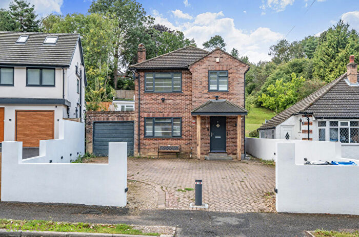 3 Bedroom Detached House For Sale In Caterham Drive, Coulsdon, CR5