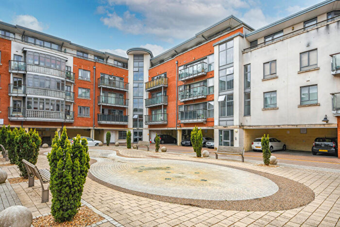 2 Bedroom Flat For Sale In Victoria Court, Chelmsford, CM1