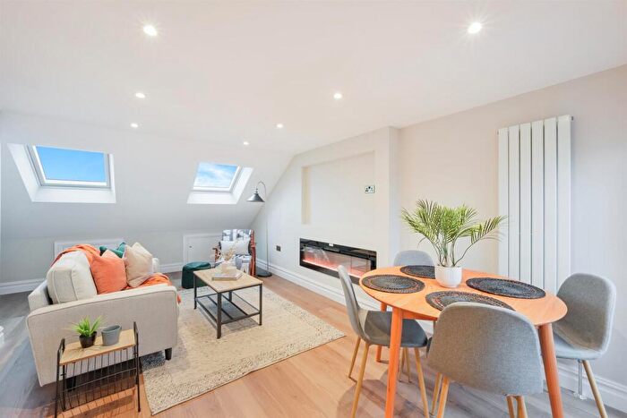 3 Bedroom Flat For Sale In Astbury Road, Peckham, SE15