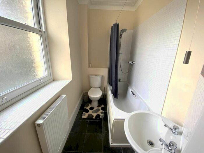 1 Bedroom Flat To Rent In Llys Ardwyn, Aberystwyth, Ceredigion, SY23