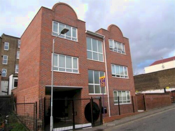 1 Bedroom Flat To Rent In Birkbeck Mews, Dalston, E8